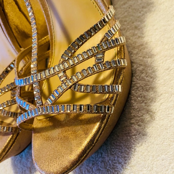 Brand New Sparkly Wedges By BETSEY JOHNSON - Size 9.5 - Heel Height 5 - box 21 - Picture 4 of 5